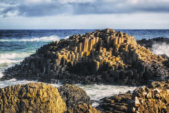 3-Day Northern Ireland Tour from Dublin: Giant’s Causeway & Titanic Experience - Belfast nightlife and meals: how to plan your evening