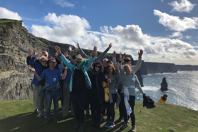 8 Day Emerald Explorer Small Group of tour of Ireland - Day 2: Cahir Castle, Blarney Castle, and the easy lift into Killarney