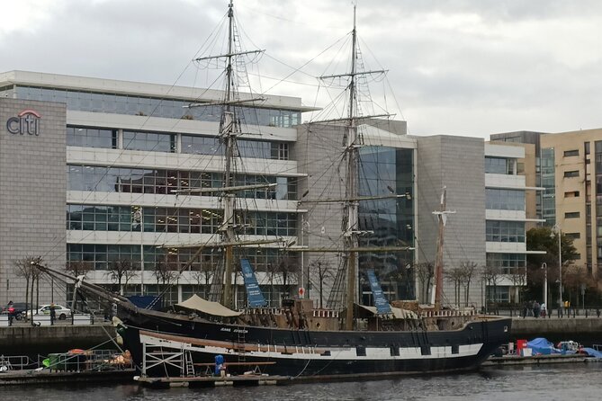 A Self Guided Walking Tour of Dublin's Docklands - IFSC and the Triumphal Arch: From Shipping Power to Financial Power