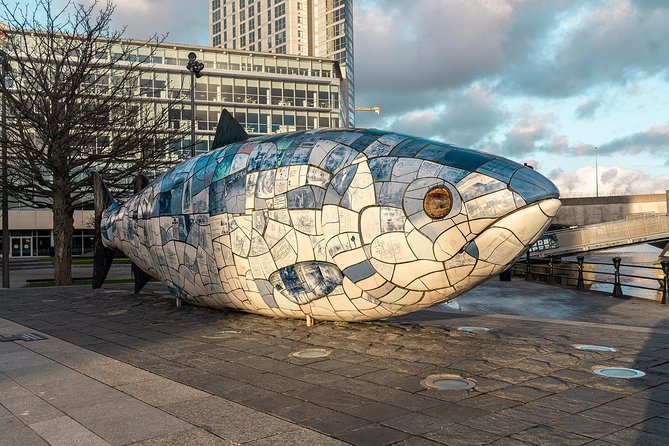 Belfast Day Tour From Dublin: Including Titanic Experience - Titanic Belfast in 120 Minutes: Interactive Galleries Without the Rush
