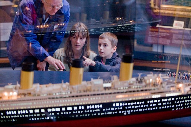 Belfast Day Tour From Dublin: Including Titanic Experience - Regroup at 16:00 and Head Home: Border Crossing and the Comfort Stops