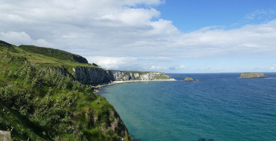 Belfast & Giant's Causeway: 2-Day Rail Tour from Dublin - Giant’s Causeway and Dunluce Castle: The Stops That Turn Photos Into Memories
