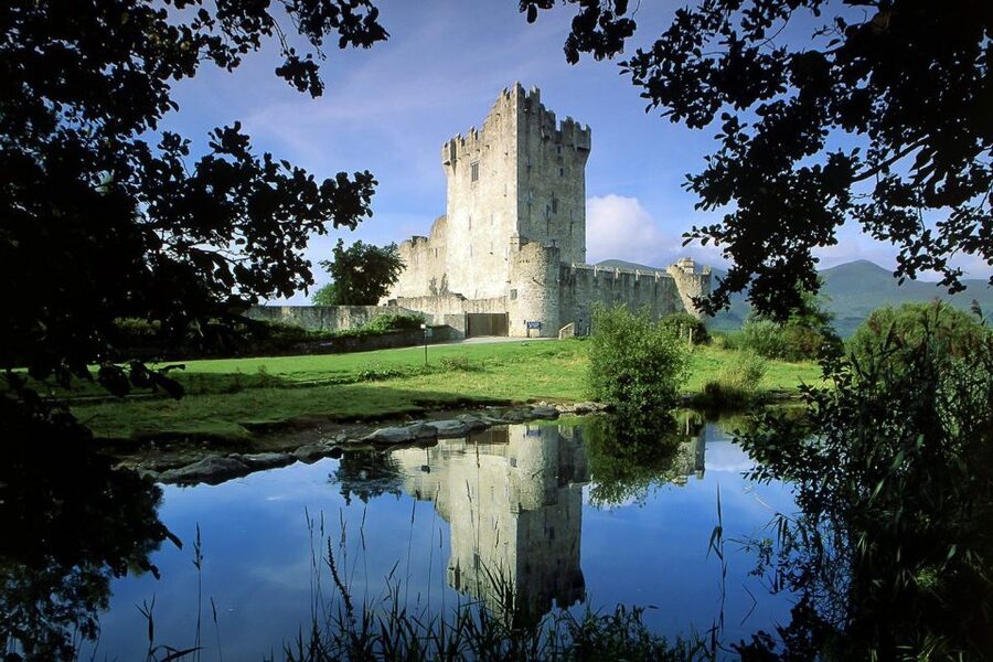 Best of Ireland 6-Day Backpackers Economy Tour - Derry to Galway: the Wild Atlantic Way drive and a town that rewards wandering