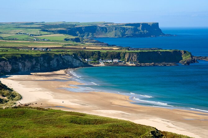 Chauffeur Giants Causeway & Belfast Private Day Tour From Dublin - Belfast city centre hour: City Hall and self-paced wandering