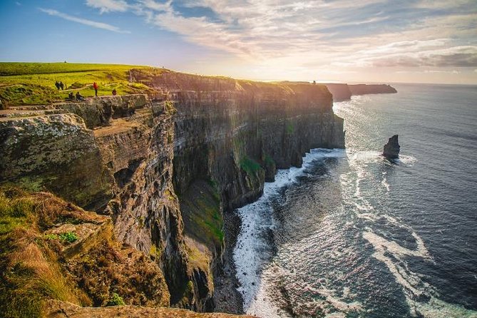 Cliffs of Moher Day Tour from Dublin: Including The Wild Atlantic Way - A 12-hour Dublin-to-the-West Day That Works If You Plan Smart