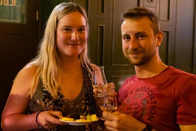 Deluxe Whiskey and Food Tasting in Dublin - A Smart 1 hour 45 minute plan for Dublin whiskey and food
