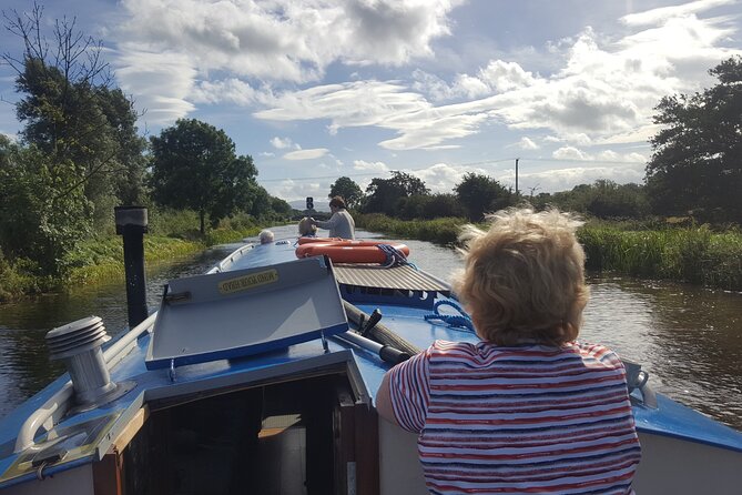 Digby Lock Cruise - Explore Ireland's Historic Grand Canal. - The “easygoing history” vibe on Ireland’s Grand Canal