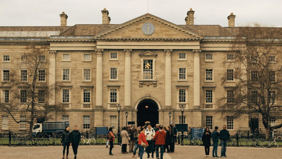 Dublin: 2 Hour City Center Guided Walking Tour - Trinity College and the Old Parliament House power shift