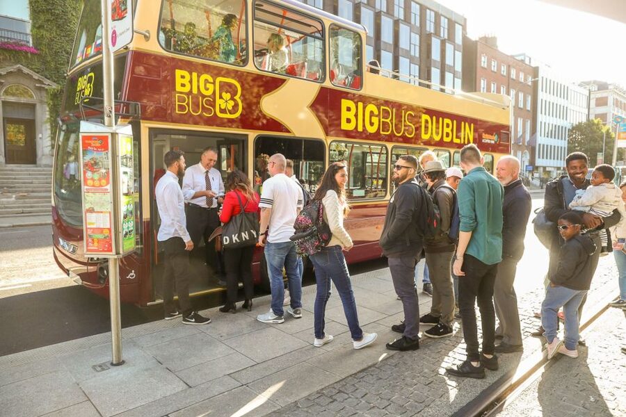 Dublin: Big Bus Hop-On, Hop-Off Tour with Live Guide - Using the Big Bus app to make hop-on hop-off actually work