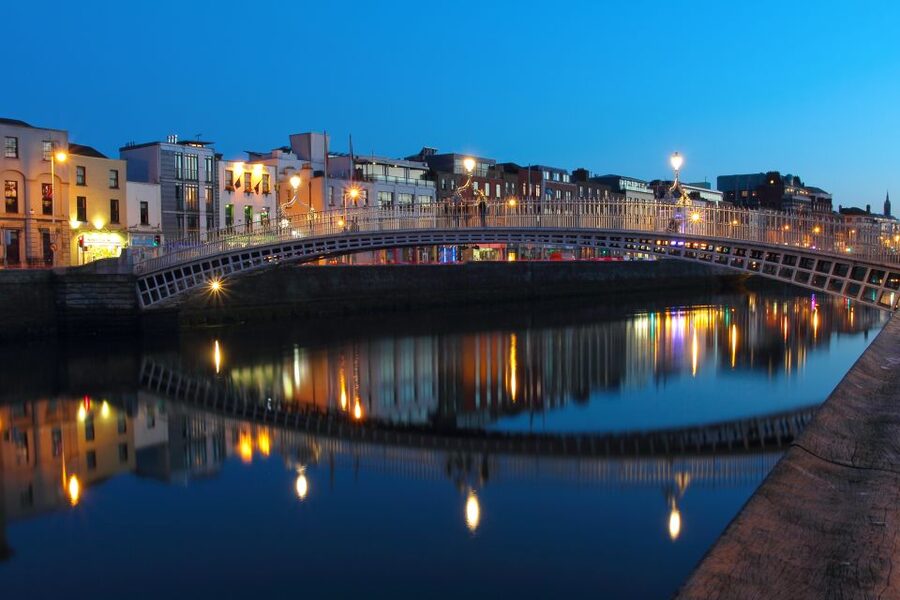 Dublin: Big Bus Panoramic Night Tour with Live Guide - Where to sit on an open-top bus at night