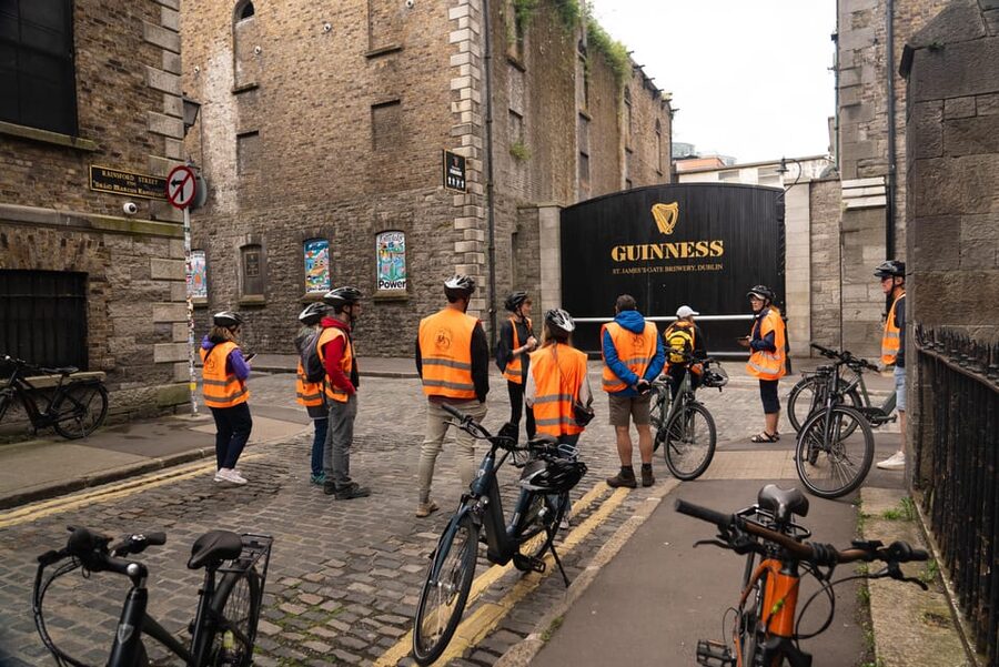 Dublin: Bike & E-Bike Tour with a Local Guide - Meeting at Drury Street, then the safety part that actually matters