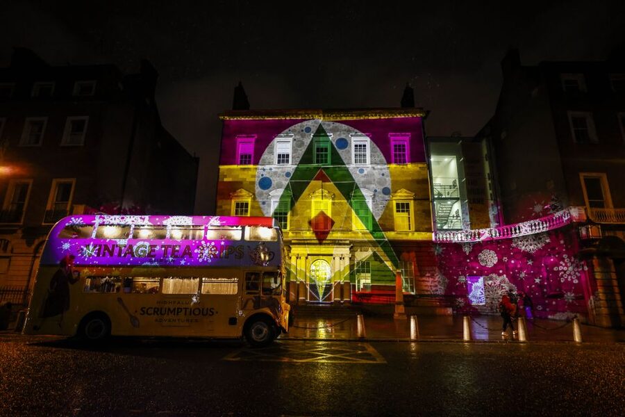 Dublin: Christmas Lights Festive Bus Tour with Afternoon Tea - Afternoon tea on board: what you actually get