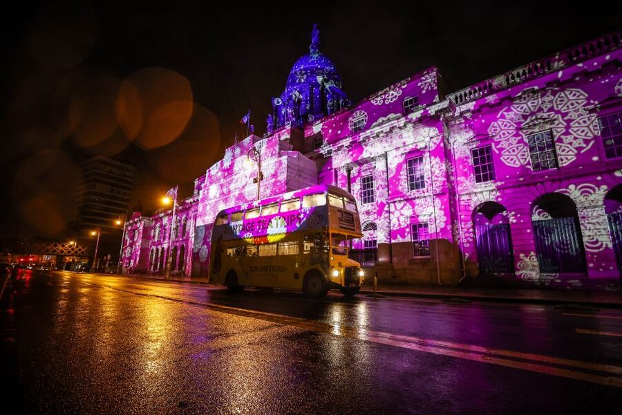 Dublin: Christmas Lights Festive Bus Tour with Afternoon Tea - Boarding the 1960s double-decker: pick your view early