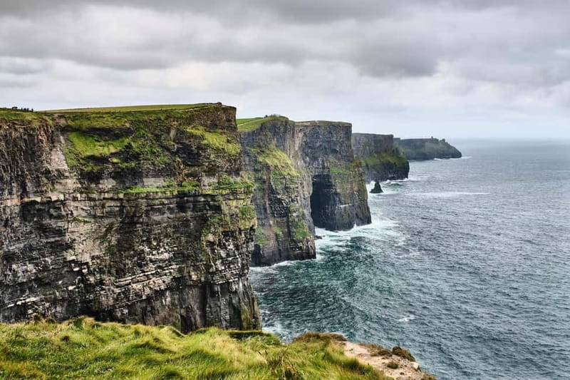 Dublin: Cliffs of Moher, Bunratty Castle and Ennis Day Trip - Key things that make this day trip work