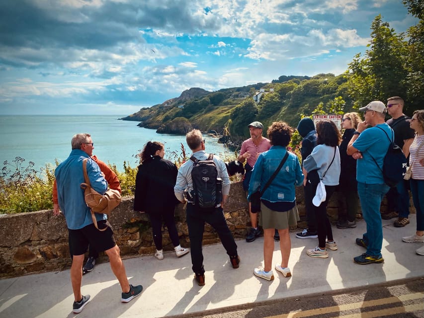 Dublin: Dublin Coastal Hike and Pints & Puppies - From Dublin to Howth, the easy way