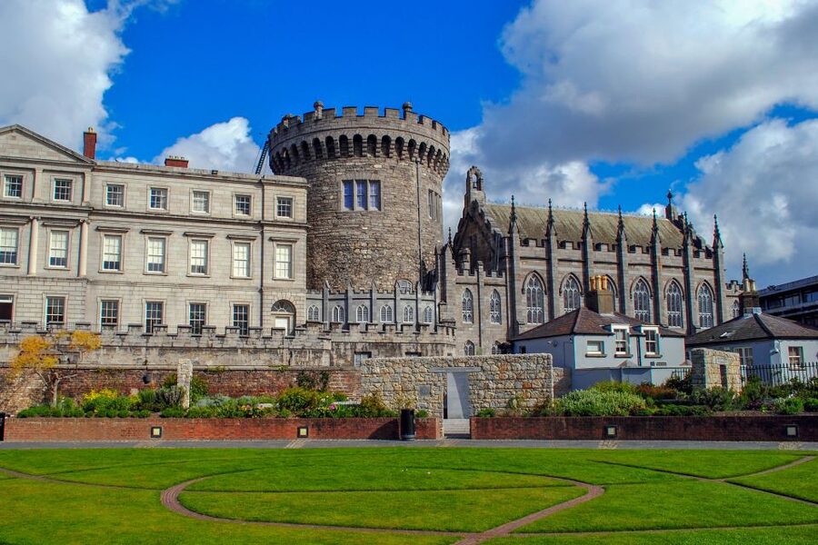 Dublin: Fast-Track Book of Kells Ticket & Dublin Castle Tour - The Long Room angle, vaulted library, and what renovations mean for your visit