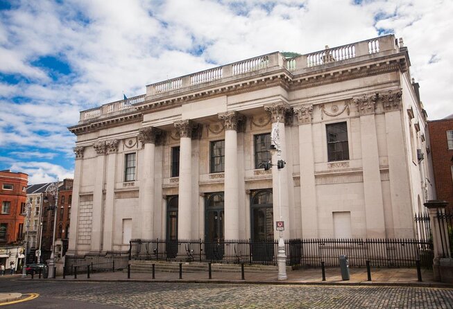Dublin Ghost Hunt Exploration Game and Tour - Theobald Wolfe Tone statue: Irish republican clues with a spooky backstory