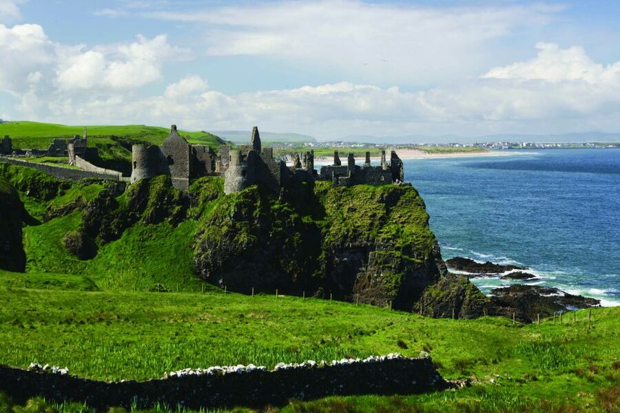 Dublin: Giant's Causeway, Dark Hedges & Titanic Guided Tour - A route built for first-timers, Giants Causeway to Titanic Belfast