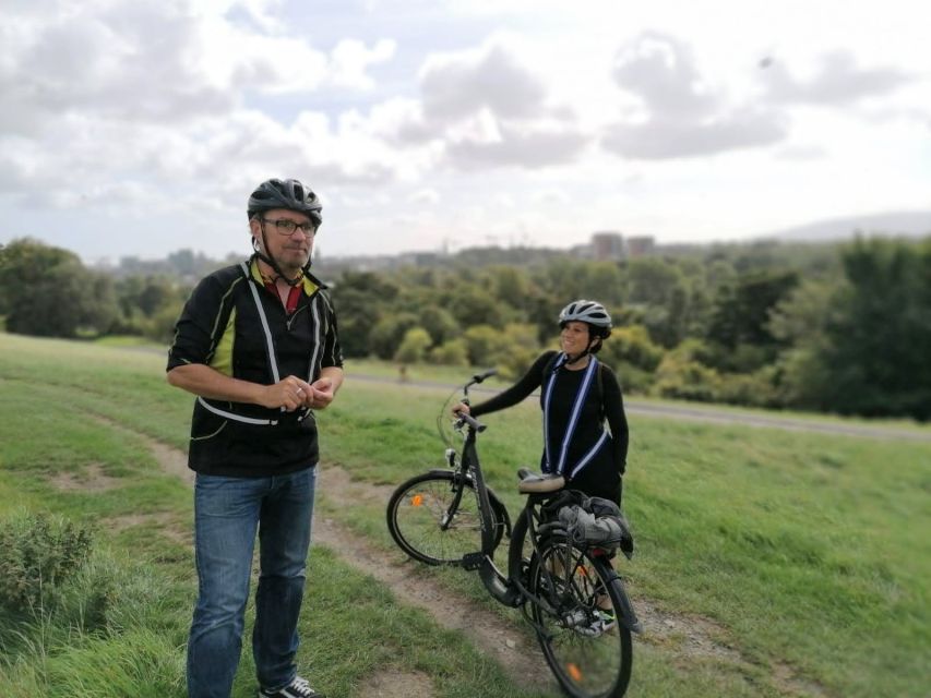 Dublin: Guided Bike & E-Bike Tour - Revolution and war themes that turn stops into a timeline