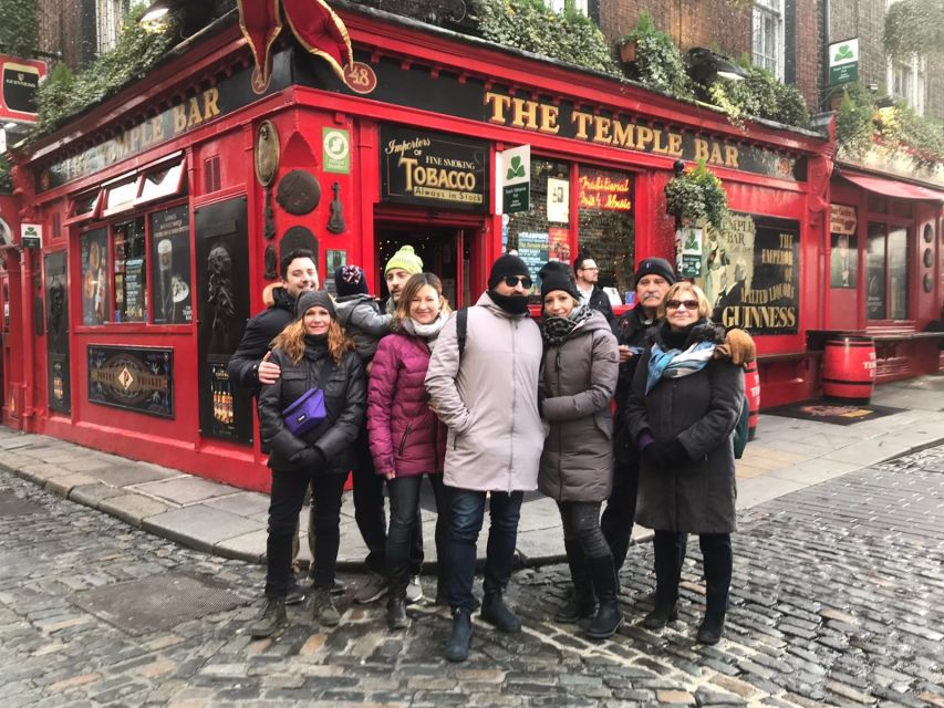 Dublin Highlights: 2.45-Hour Walking Tour in Italian - Cathedral facades: St Patrick’s and Christ Church without needing tickets