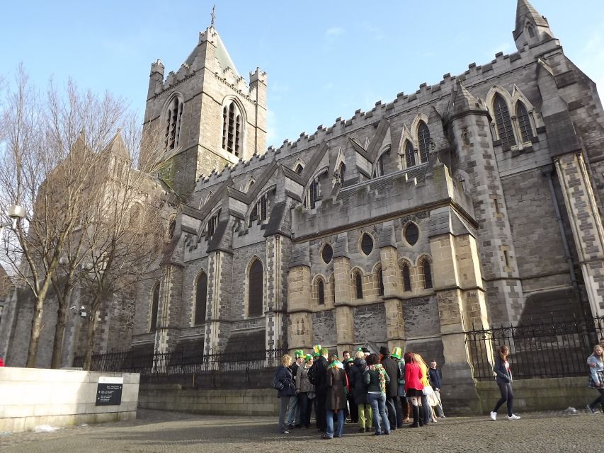 Dublin: Highlights and Hidden Corners Walking Tour - Starting at Crann an Óir on Dame Street