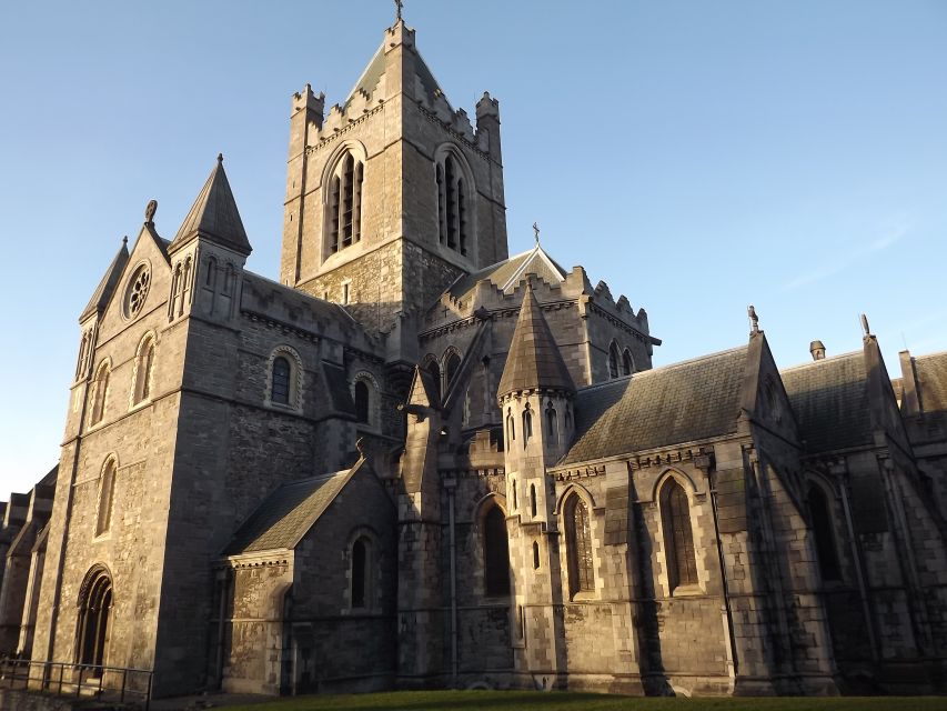 Dublin: Highlights and Hidden Corners Walking Tour - Walking time, pace, and how to prepare