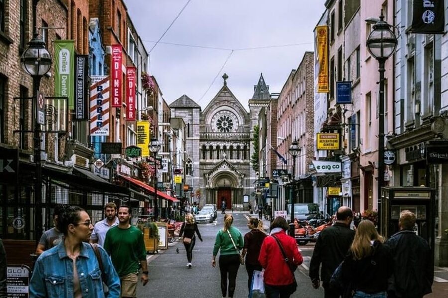 Dublin: Highlights and Hidden Gems Walking Tour - Grafton Street finish, keep walking with street performers and musicians