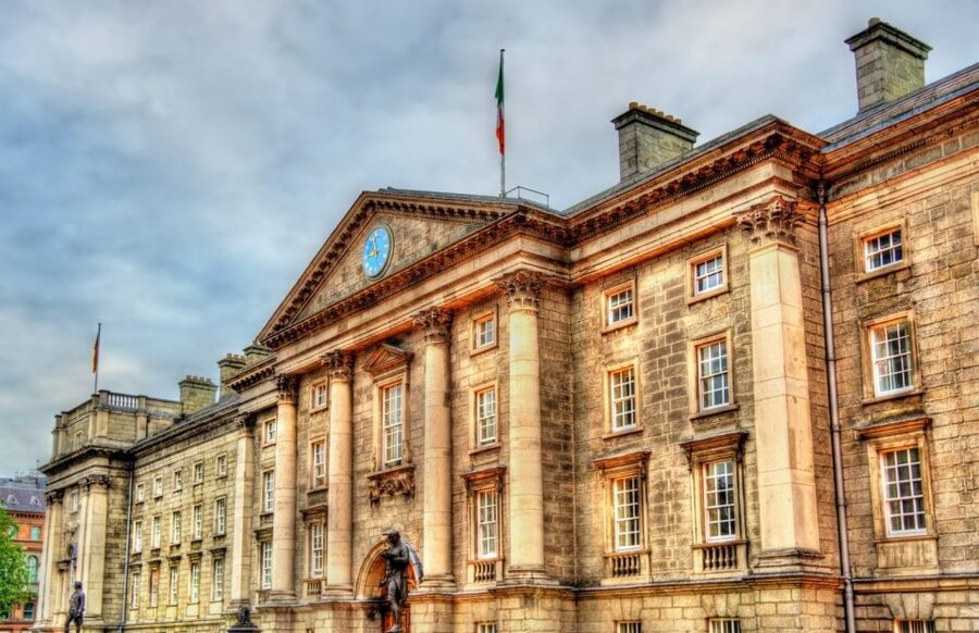 Dublin: Historical and Cultural Historical Walking Tour - Stop 6: O’Connell Bridge, a bigger view with political and civic vibes (about 15 minutes)