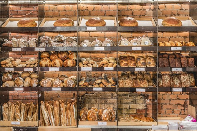 Dublin Historical Centre Food Tour with 8 Food Tastings & Drinks - Stop 2 on Essex St W: Sausage Rolls Straight From the Oven Plus a Secret Dish