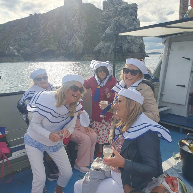 Dublin: Howth Cliffs and Lighthouse Boat Tour - How the 45 to 50 minute cruise feels, and what you actually see