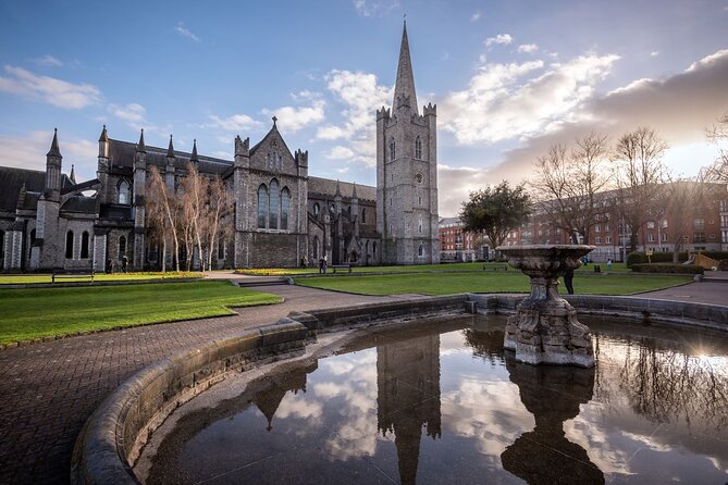 Dublin in a Day: Dublin Castle, Book of Kells, Guinness & Whiskey - Trinity College Dublin and the quick path to the Long Room