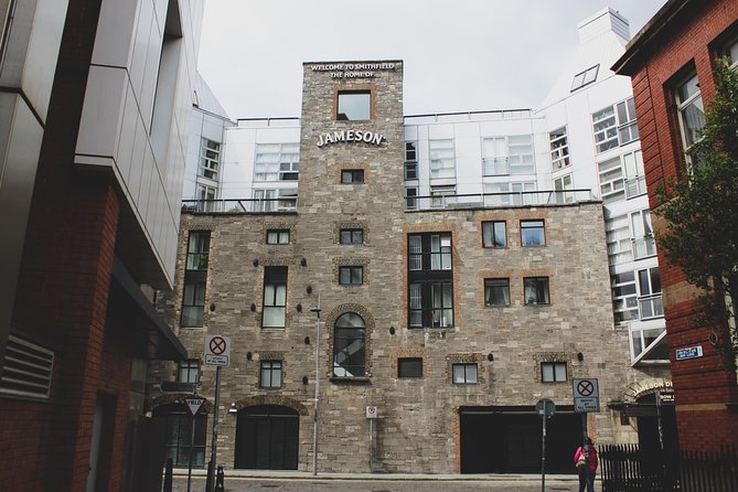 Dublin Jameson Distillery and Guinness Storehouse Guided Tour - The Gravity Bar finale: 360 views with your included pint