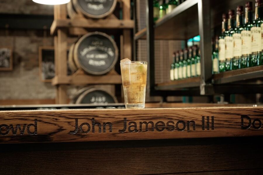 Dublin: Jameson Whiskey Distillery Tour with Tastings - The guided walkthrough: John Jameson and the making story