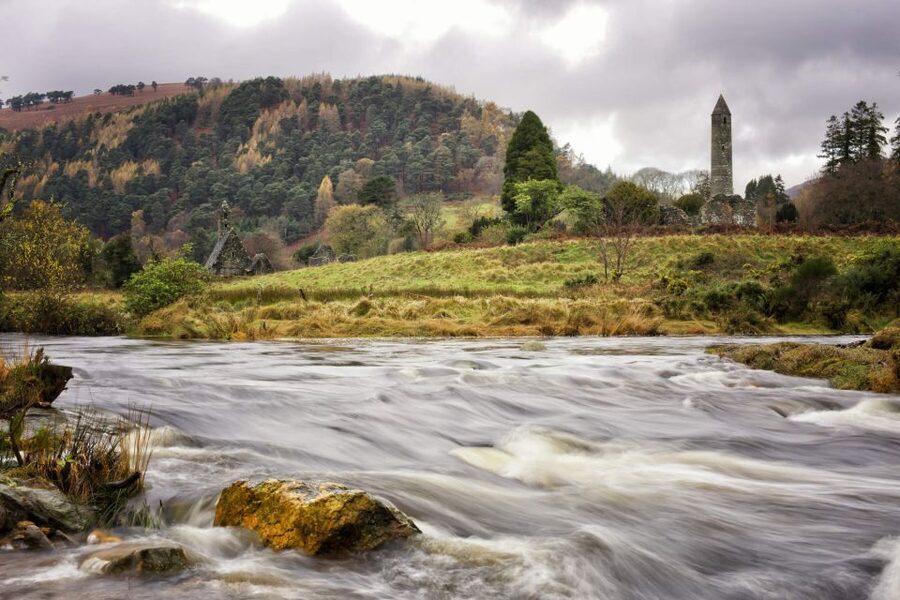 Dublin: Kilkenny, Wicklow & Glendalough Tour & Sheepdog Show - Kilkenny City: cobblestones, Kilkenny Castle grounds, and 2 hours to wander