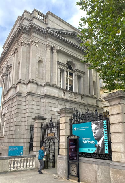 Dublin: Literary Walking Tour - Wilde, Yeats & Joyce - Meeting at Wolfe Tone, then into Stephen’s Green