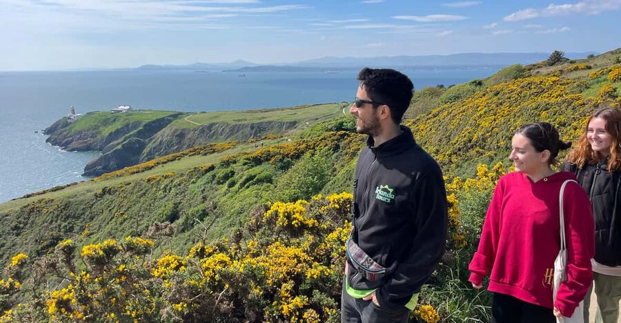DUBLIN: Malahide castle and Howth MULTILINGUAL full day tour - Why Malahide and Howth feel like two days in one