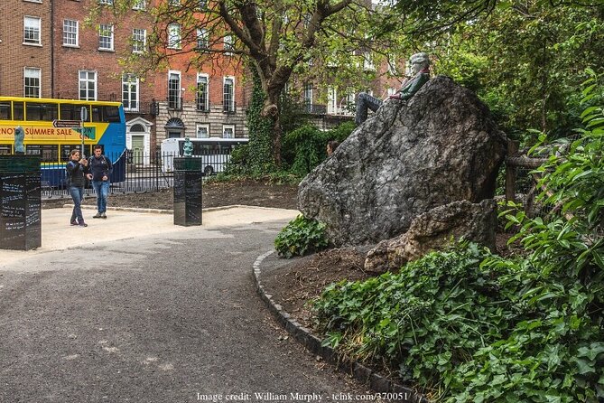 Dublin Off-The-Beaten-Path Private Literary Walking Tour - Merrion Square to Wilde Monument: start where Dublin claims the spotlight