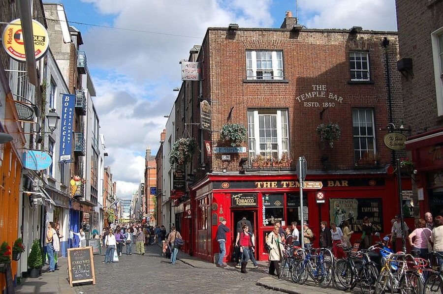 Dublin: Private City Tour in German - What to do with Trinity College during and after the walk