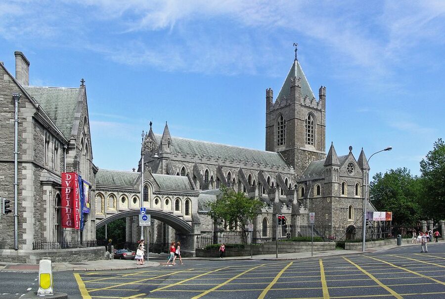 Dublin: Private Tour of City Monuments in Spanish - Who this tour suits best
