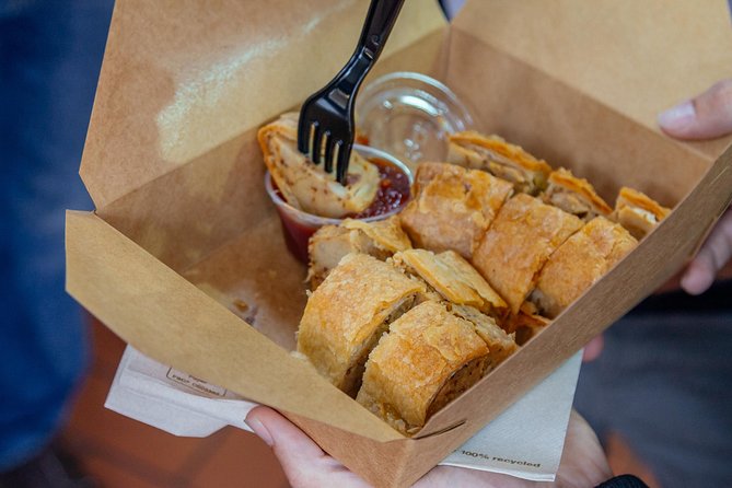 Dublin Private Walking Food Tour With Locals with 10 Tastings - The guide factor: Ruairi, Mydie, and Carl