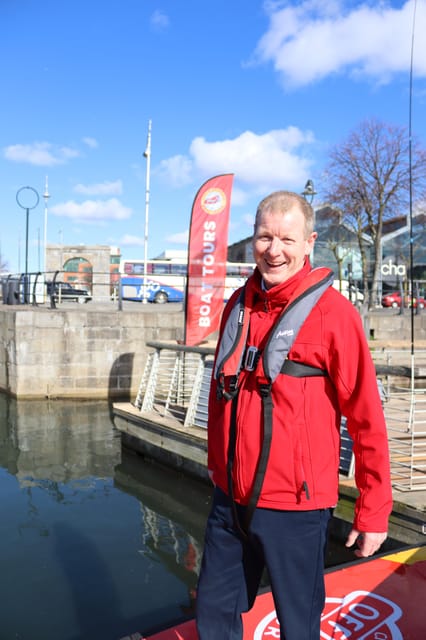 Dublin: River Liffey Sightseeing Cruise - Hapenny Bridge and the Custom House from water height