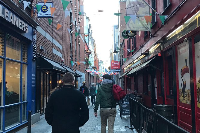 Dublin's Best Kept Secrets Tour - Meeting at Fusiliers’ Arch by St Stephen’s Green