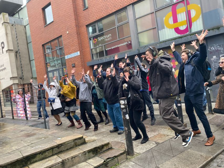 Dublin: Silent Disco Walking Tour - The playlist and the dance moves: why this works for beginners