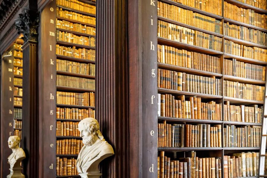 Dublin: Skip-the-line Book of Kells & Old Town Private Tour - Trinity College’s Old Library and the Book of Kells Exhibition