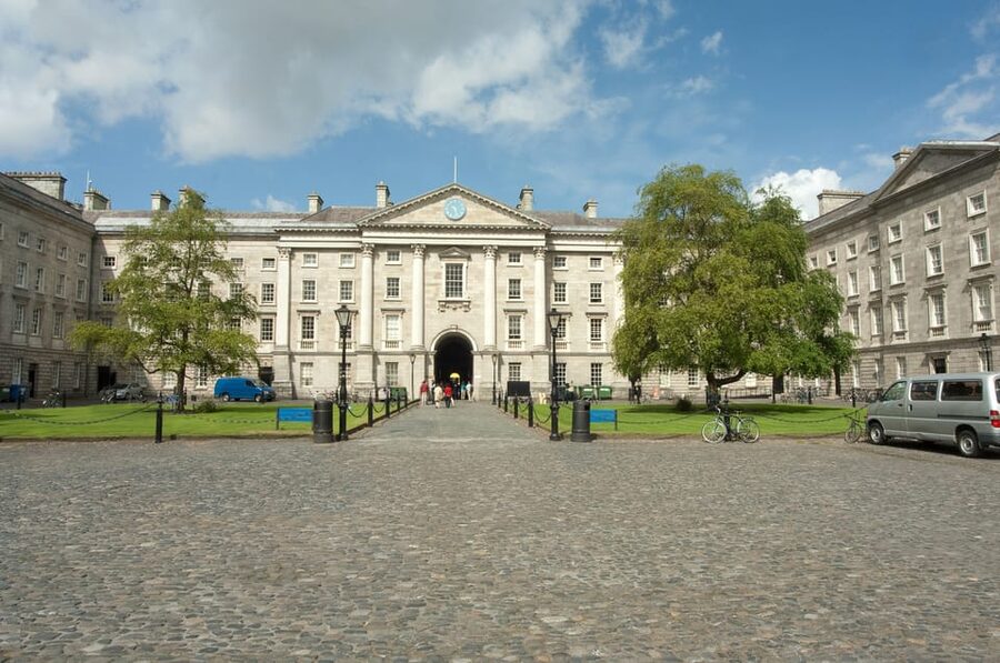 Dublin: St Patrick's, Book of Kells, and Dublin Castle Tour - The Book of Kells experience: what to look for besides the obvious