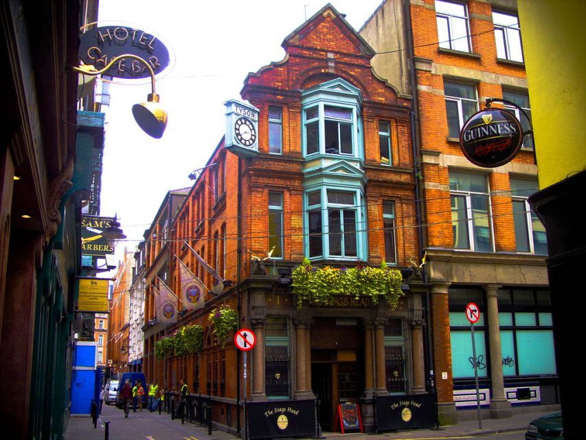 Dublin Temple Bar Night Tour - Temple Bar: icon, yes, but also a learning stop