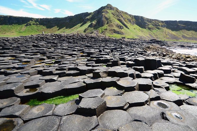 Dublin to Belfast Black Cab, Dunluce Castle and Giant's Causeway - The Belfast black cab route, murals that still mean something