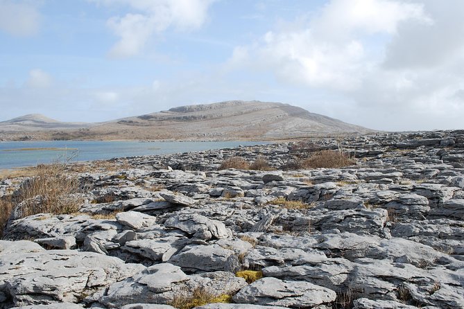 Dublin to Cliffs of Moher, Burren, Wild Atlantic Way, Galway Tour - Kinvarra and Dunguaire Castle: a quick story stop with strong literary ties