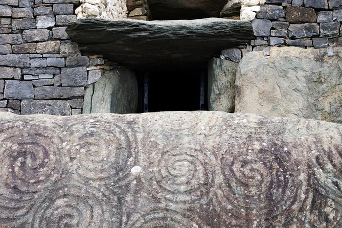 Dublin to Newgrange, Monasterboice Small Group Guided Tours - Brú na Bóinne Beyond Newgrange: Battle of the Boyne Area and Possible Knowth