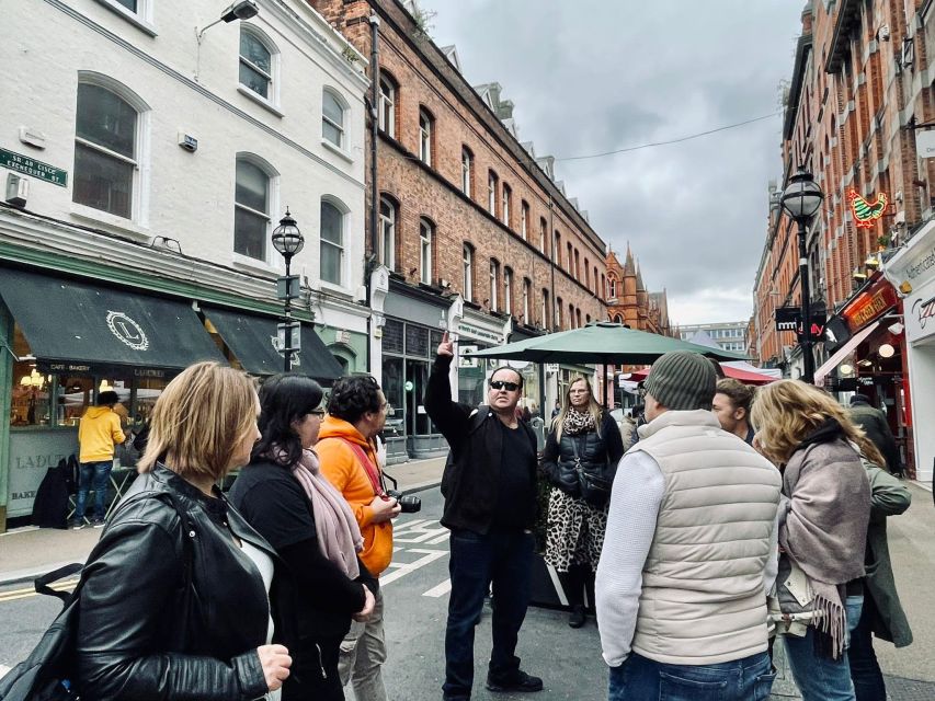 Dublin: Traditional Pubs Walking Tour with Local Guide - How The Tour Works With Four Traditional Pub Stops